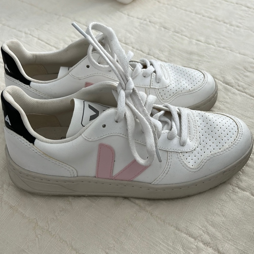 Veja sneakers size 38